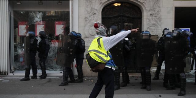 Κίτρινα γιλέκα: Συνεχίζονται οι κινητοποιήσεις για 62η εβδομάδα