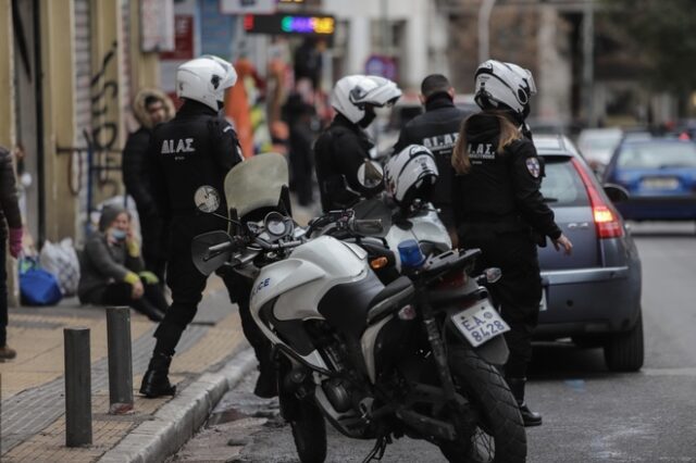 Εξάρχεια: Αστυνομική επιχείρηση σε υπό κατάληψη κτήριο