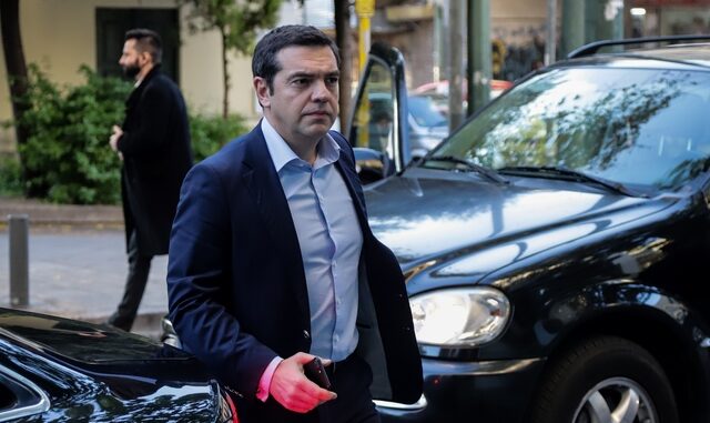 Ο Αλέξης Τσίπρας παίρνει αποφάσεις για να βγει ο ΣΥΡΙΖΑ από τη μεγάλη εσωστρέφεια