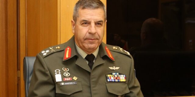 Επίσκεψη του αρχηγού ΓΕΣ στο 401