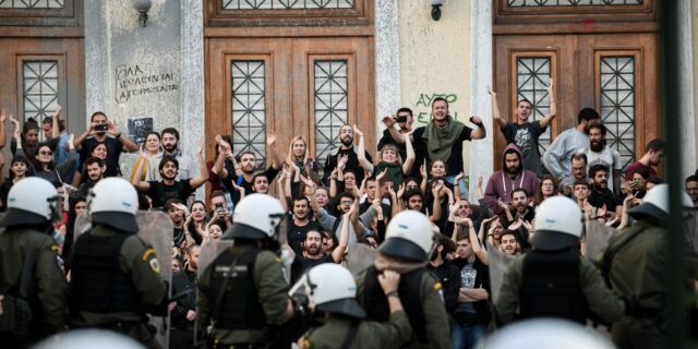 Αθώοι δύο φοιτητές για τα  επεισόδια στην ΑΣΟΕΕ