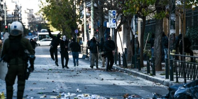 Επεισόδια και οδοφράγματα στην ΑΣΟΕΕ – Κλειστή η Πατησίων