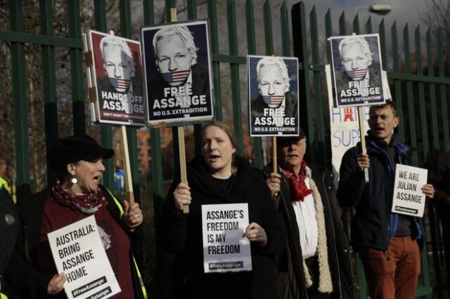 Βρετανία: Αναστολή μέχρι τον Μάιο της εκδίκασης της έκδοσης του Ασάνζ