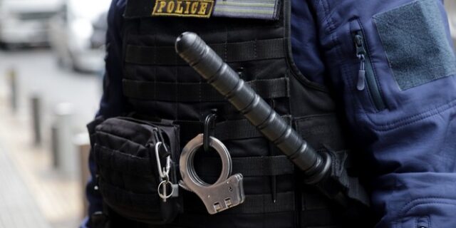 Προφυλακιστέος ο αστυνομικός που κατηγορείται για 11 ληστείες