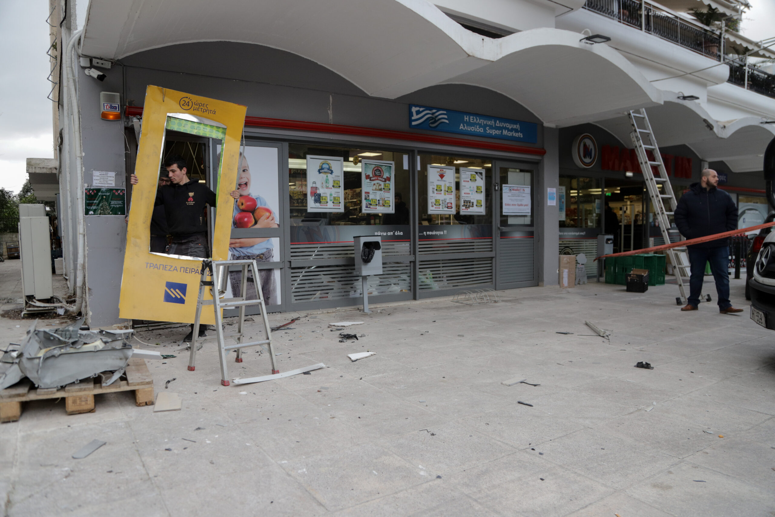 Πάτρα: Άγνωστοι τοποθέτησαν γκαζάκια σε ATM