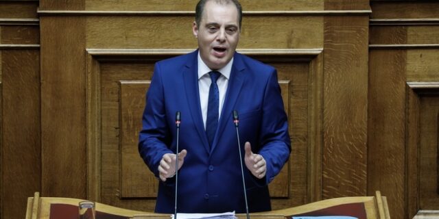 Ο Βελόπουλος “πέθανε” τον Ντελόρ σε ζωντανή μετάδοση στη Βουλή