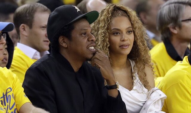 Jay-Z – Beyonce: “Δεν κάναμε πολιτική διαμαρτυρία στο Super Bowl”