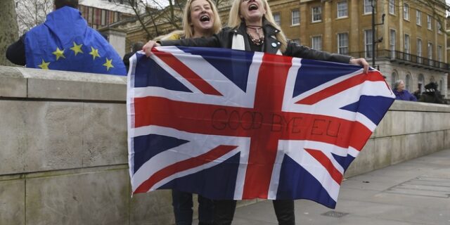 Brexit: Το τέλος μιας σχέσης, το πάρτι στους δρόμους και το αβέβαιο μέλλον
