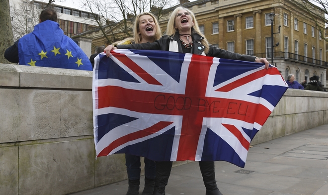 Brexit: Το τέλος μιας σχέσης, το πάρτι στους δρόμους και το αβέβαιο μέλλον