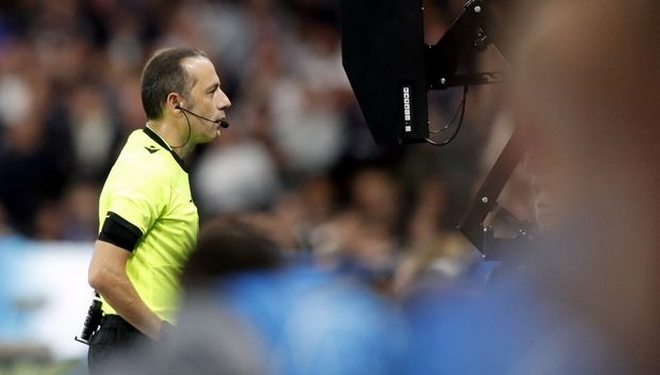 Η FIFA θέλει να βελτιώσει το VAR με τη βοήθεια της τεχνητής νοημοσύνης