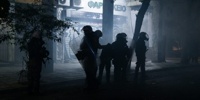 Εξάρχεια: Νέα αστυνομική επιχείρηση – Οκτώ προσαγωγές έως τώρα