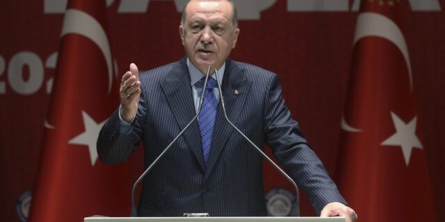 Κορονοϊός: Ο Ερντογάν καλεί τους πολίτες να μπουν σε “εθελοντική καραντίνα”