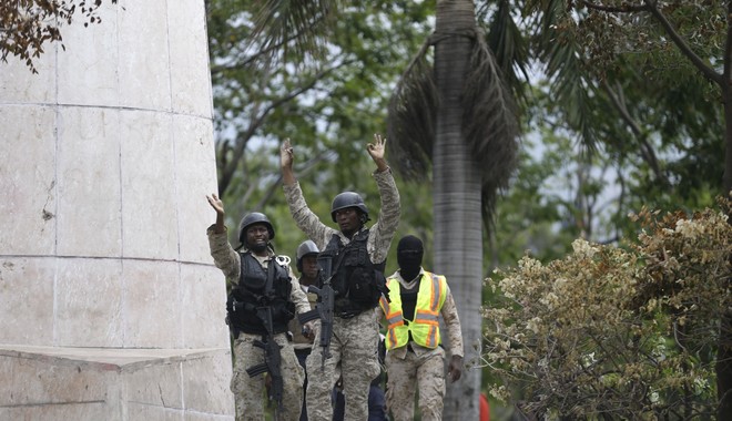 Αϊτή: Αστυνομικοί επιτέθηκαν στο αρχηγείο του στρατού – τουλάχιστον ένας νεκρός