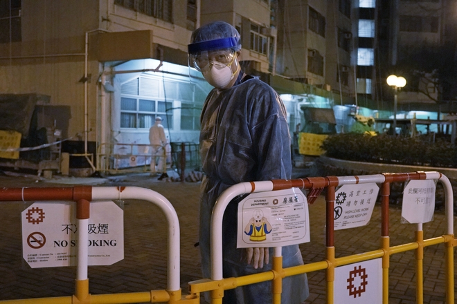 Κοροναϊός: Διαδηλώσεις στο Χονγκ Κονγκ για τα κέντρα καραντίνας