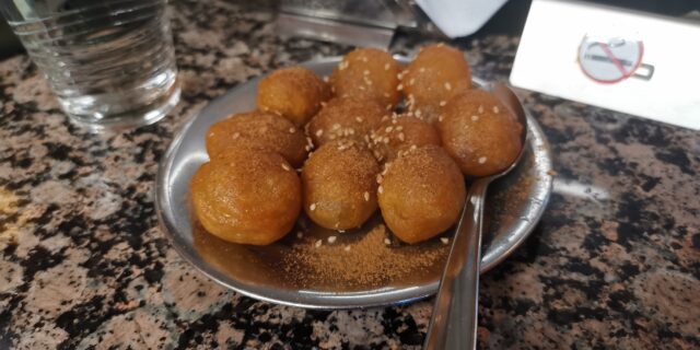 Οι αταξικοί λουκουμάδες της Ομόνοιας