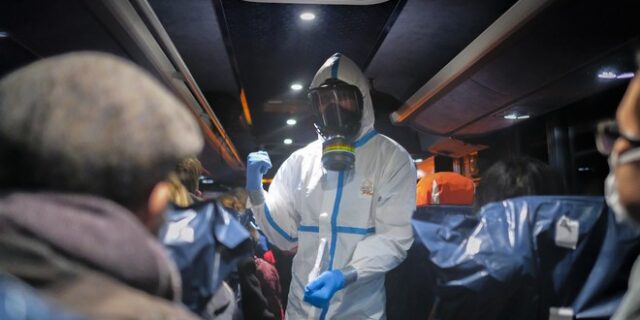 Εξαπλώνεται ραγδαία ο κοροναϊός: Στους 362 οι νεκροί και πάνω από 17.200 κρούσματα