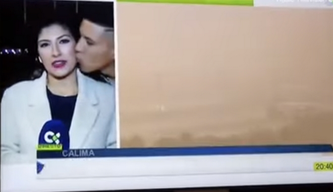 Φίλησε ρεπόρτερ “στον αέρα” και καταδικάστηκε για σεξουαλική παρενόχληση