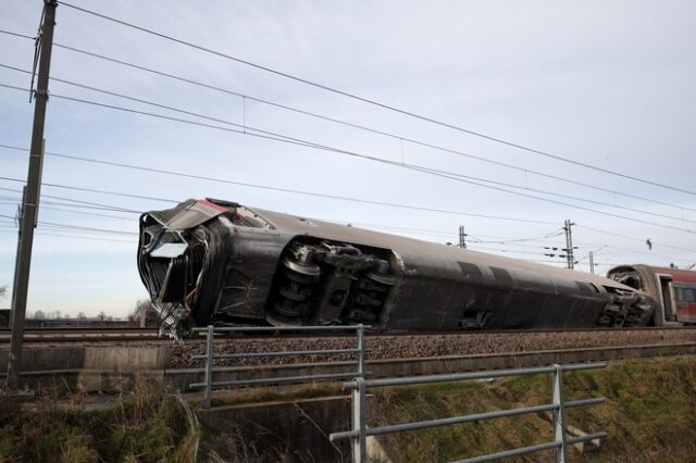 Ιταλία: Εκτροχιασμός τρένου κοντά στο Μιλάνο – Νεκροί και τραυματίες