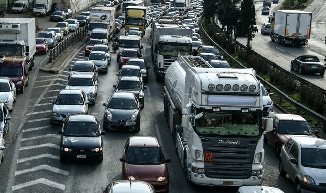 Κίνηση: Πού παρατηρείται μποτιλιάρισμα – LIVE ΧΑΡΤΗΣ