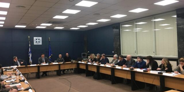 Κικίλιας: Συνάντηση με εμπειρογνώμονες – λοιμωξιολόγους για κοροναϊό