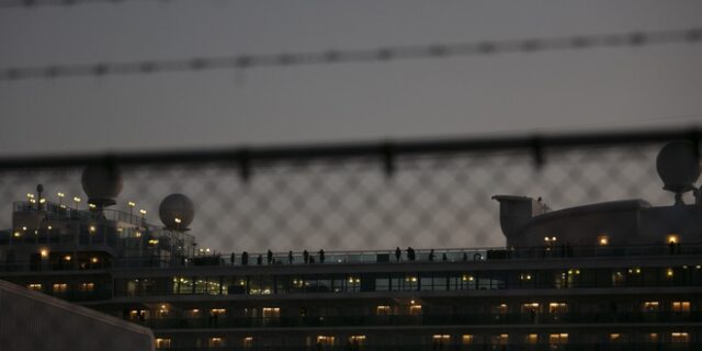 Κοροναϊός: Η ώρα της αποβίβασης για 500 επιβάτες του Diamond Princess