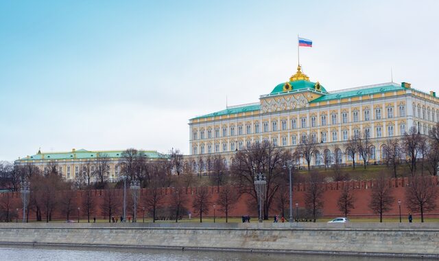 Κρεμλίνο: “Η Ρωσία είναι de facto διάδοχος της Σοβιετικής Ένωσης”