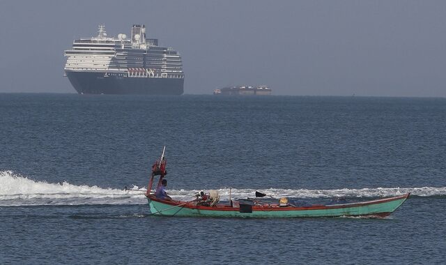 Κοροναϊός: Στην Καμπότζη κατεβαίνουν τελικά οι επιβάτες του κρουαζιερόπλοιου Westerdam