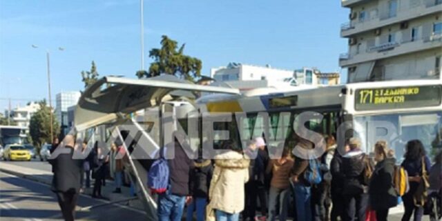 Παραλίγο τραγωδία στη Γλυφάδα: Λεωφορείο έπεσε πάνω σε στάση