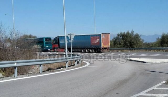 Λαμία: Σύγκρουση νταλίκας με ΚΤΕΛ – Δεν σημειώθηκαν τραυματισμοί