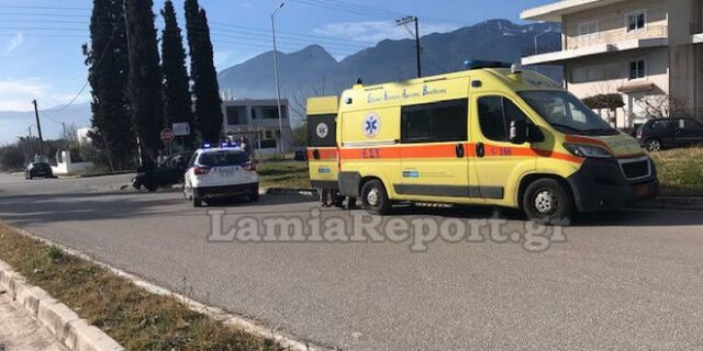 Λαμία: Παραβίασε stop και εμβόλισε διερχόμενο ΙΧ