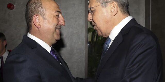 Λαβρόφ – Τσαβούσογλου: “Ναι” στη τήρηση της συμφωνίας για το Ιντλίμπ