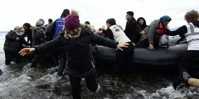 Τέλος στη δράση ευρωπαϊκών ΜΚΟ που διευκόλυναν την διακίνηση μεταναστών από την Τουρκία στη Λέσβο