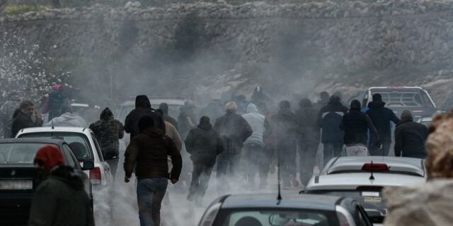 Νησιώτες και Αστυνόμοι