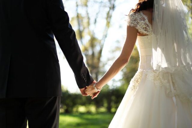 Χωρίς επίσκεψη στην Εφορία η δήλωση γάμου, διαζυγίου ή συμφώνου συμβίωσης