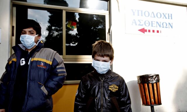 Κοροναϊός: Κερδοσκοπία με τις μάσκες στην Ελλάδα – Ανέβασαν 300% την τιμή
