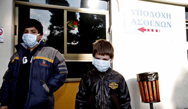 Κοροναϊός: Κερδοσκοπία με τις μάσκες στην Ελλάδα – Ανέβασαν 300% την τιμή
