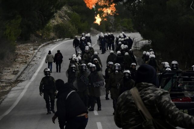 Ποιοι μπαχαλάκηδες; Σαν τα ΜΑΤ δεν υπάρχουν!