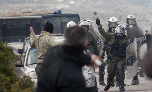 Φάνηκε στο χειροκρότημα. Το έργο στο προσφυγικό πρέπει να κατέβει