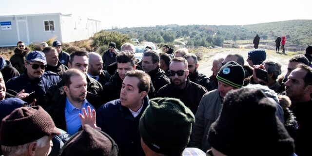 Άνω – κάτω η κυβέρνηση με το προσφυγικό, παρά την τακτική του “μαστίγιου και του καρότου” δεν πείθονται οι νησιώτες
