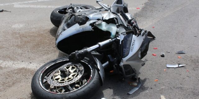 Ανθρωποκυνηγητό στη Γλυφάδα για τον οδηγό της Corvette που σκότωσε μοτοσυκλετιστή