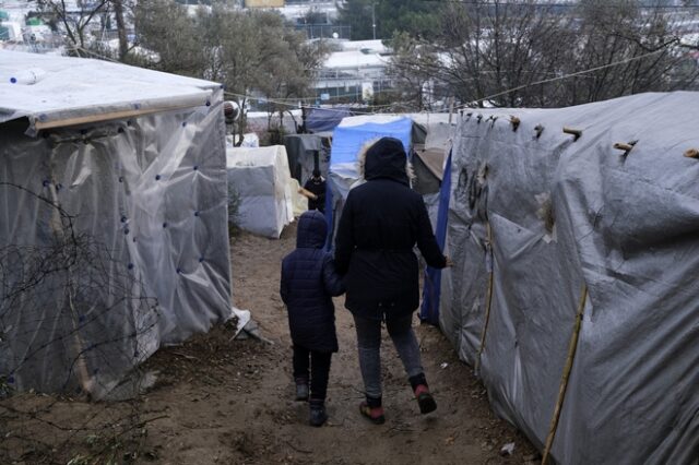 Ανταποκρίτρια El Pais: Η οργή των ντόπιων, οι τριτοκοσμικές συνθήκες και οι φασίστες