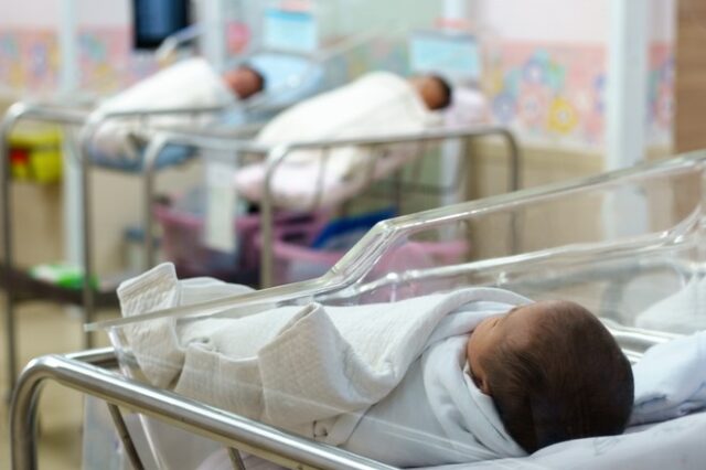 Επίδομα γέννησης: Κλειστή το Σαββατοκύριακο η εφαρμογή για την υποβολή αιτήσεων