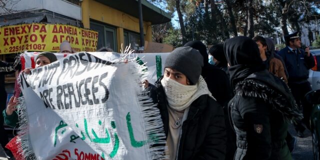 Μυτιλήνη: Πορεία διαμαρτυρίας μεταναστών από τον καταυλισμό της Μόριας