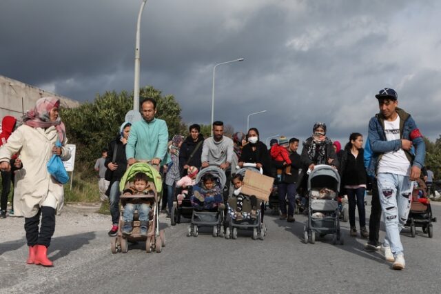 Έρευνα: Το 47% των Γερμανών είναι υπέρ της υποδοχής προσφύγων από τη Μόρια