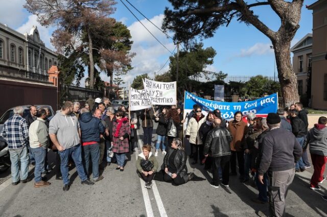 Λέσβος: Παράσταση διαμαρτυρίας των κατοίκων της Μόριας