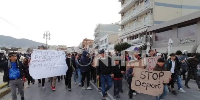 Μόρια: Πορεία μεταναστών και οδομαχίες