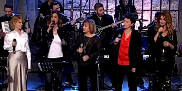 Στην υγεία μας: Το συγκινητικό αφιέρωμα στην αξεπέραστη Βίκυ Μοσχολιού