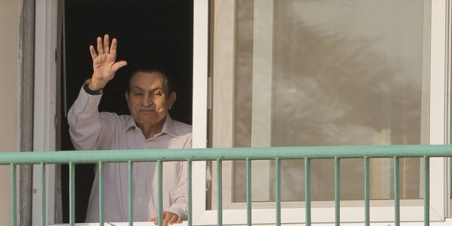 Αίγυπτος: Τριήμερο πένθος για το θάνατο του Χόσνι Μουμπάρακ – Αύριο η κηδεία του