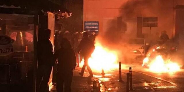 Μεταναστευτικό: Νύχτα έντασης σε Μυτιλήνη, Χίο- Εκτεταμμένα επεισόδια στα λιμάνια