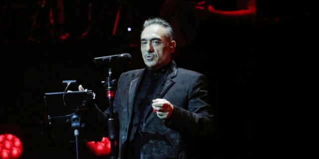 Νότης Σφακιανάκης για λιποθυμία: “Έφαγα κοκορέτσι 40 λεπτά πριν”